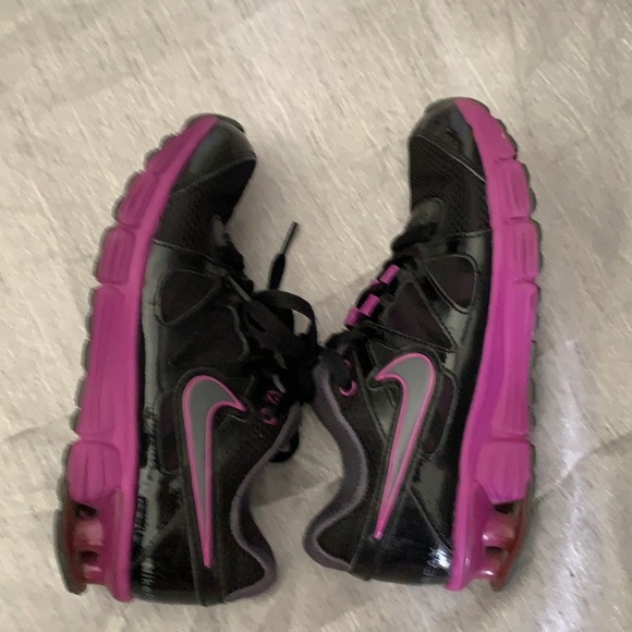 Nike Reax Sneakers - Picture 5 of 10